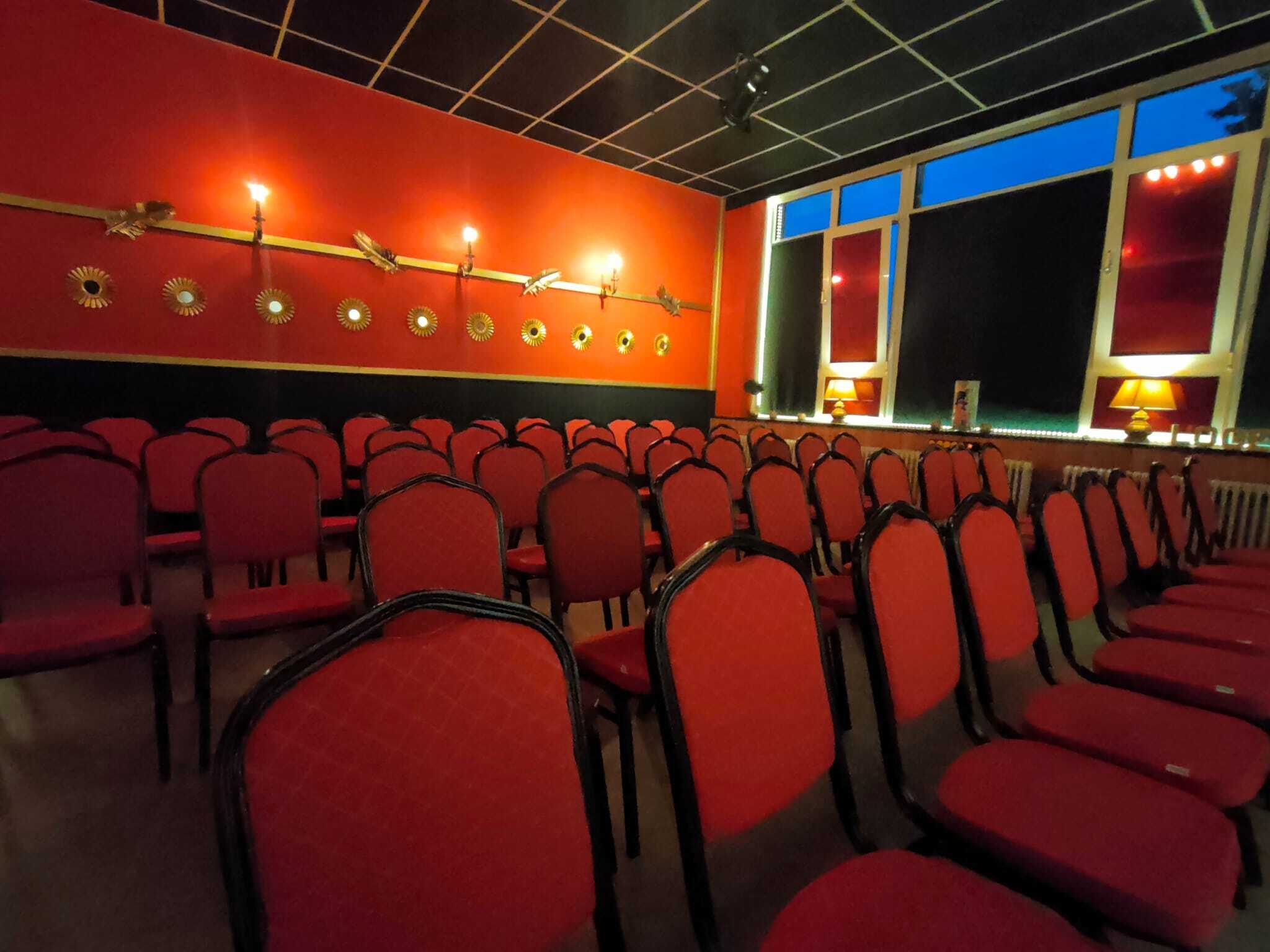 LOGE 3 Theater zaal